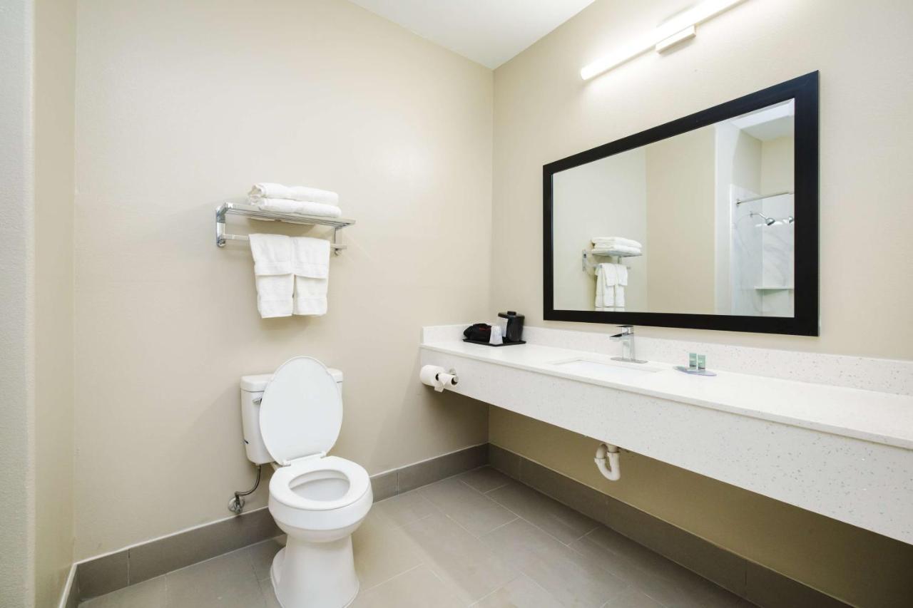 Surestay By Western Downtown Hotel