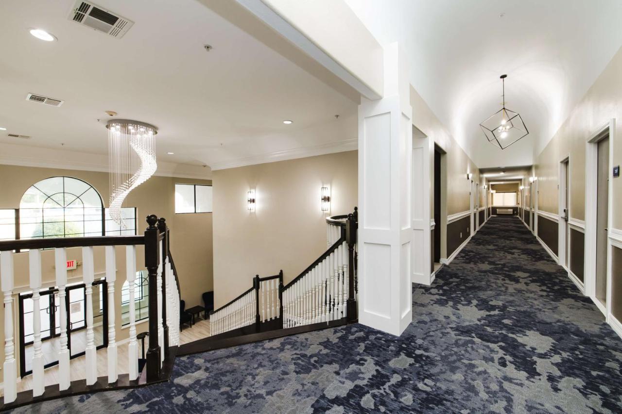 Surestay By Western Downtown Conroe