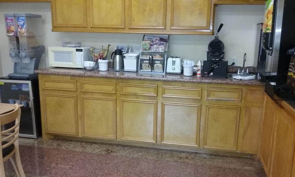 Surestay By Western Downtown 2*