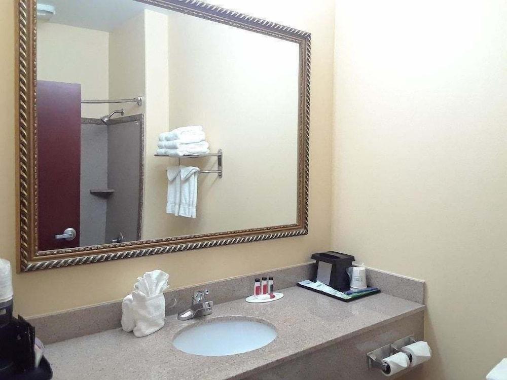 Hotel Surestay By Western Downtown Conroe