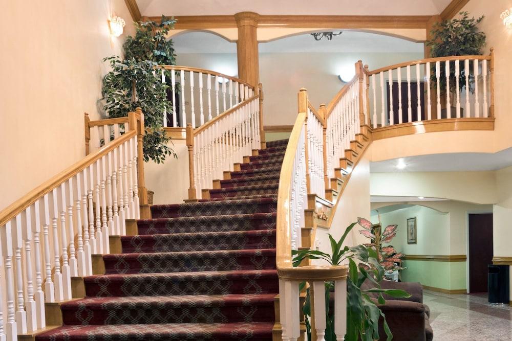 Surestay By Western Downtown Conroe