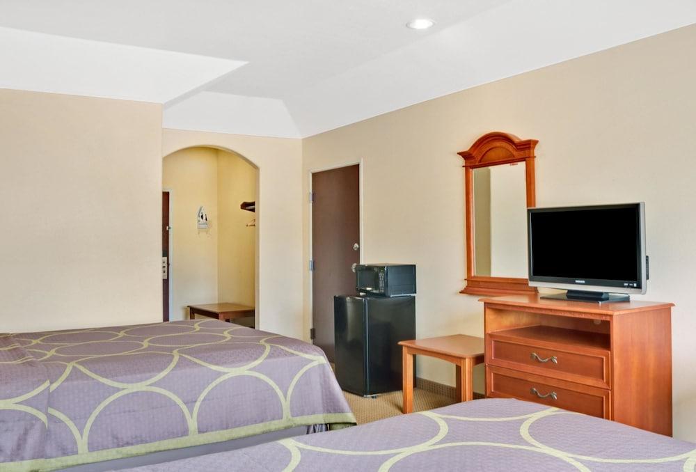 Surestay By Western Downtown Hotel