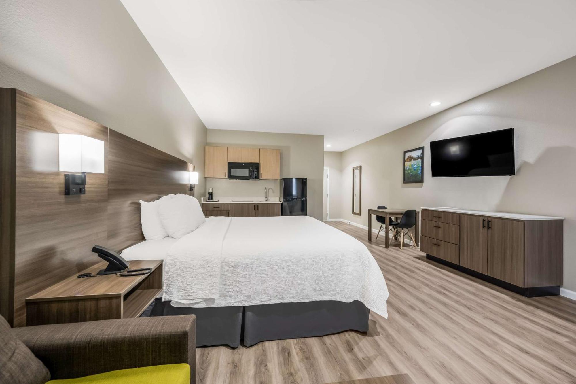 Surestay By Western Downtown Conroe